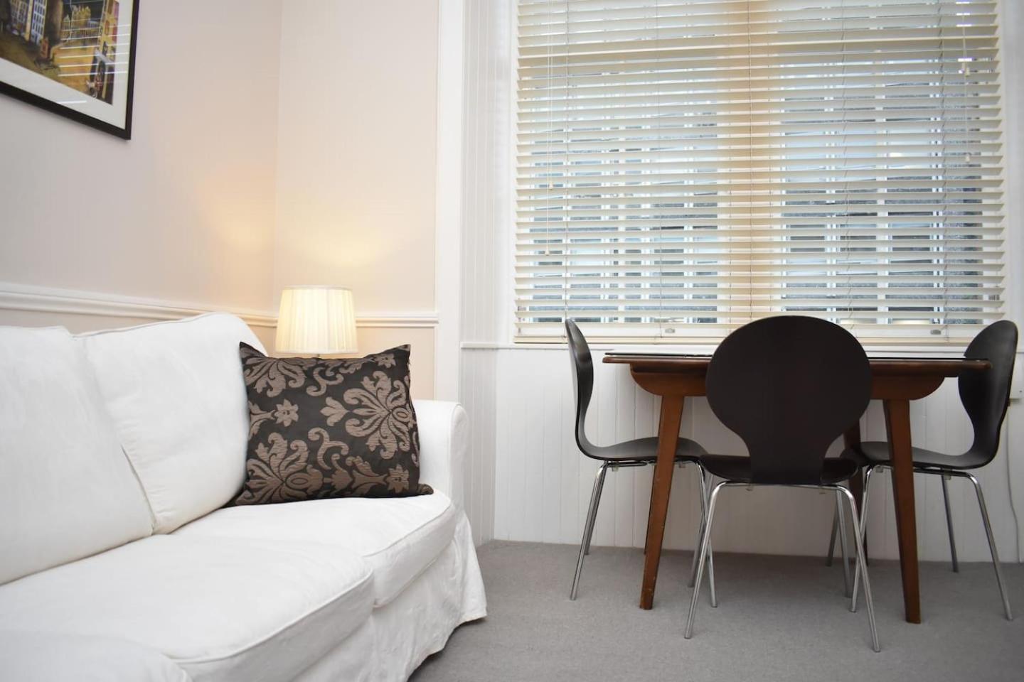 West Port - 2Br In The Heart Of The Old Town Just Off The Grassmarket EDI Exterior foto