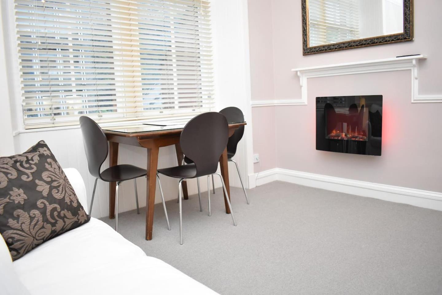 West Port - 2Br In The Heart Of The Old Town Just Off The Grassmarket EDI Exterior foto