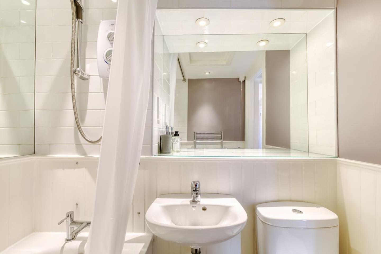 West Port - 2Br In The Heart Of The Old Town Just Off The Grassmarket EDI Exterior foto