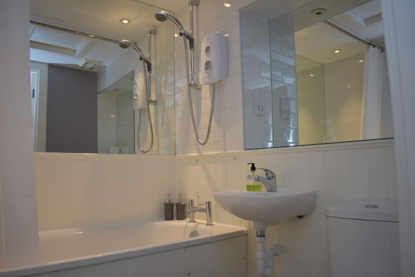 West Port - 2Br In The Heart Of The Old Town Just Off The Grassmarket EDI Exterior foto